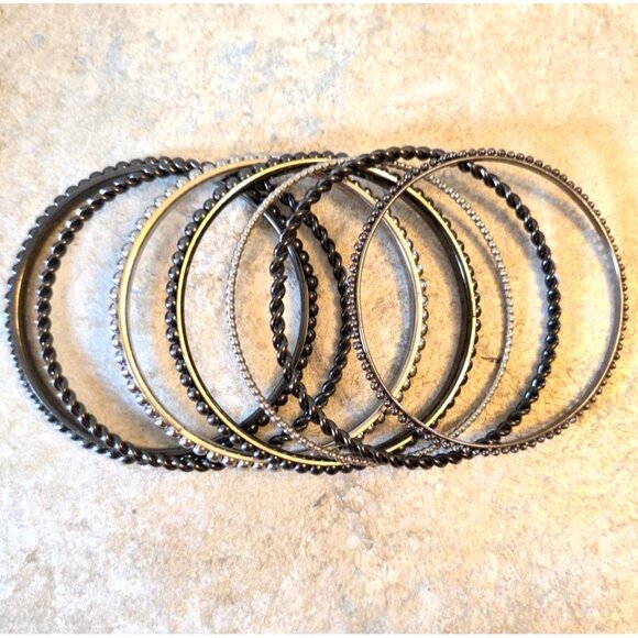 7 Metal Bangle Bracelets Gunmetal and  Silver-Toned - Picture 1 of 4